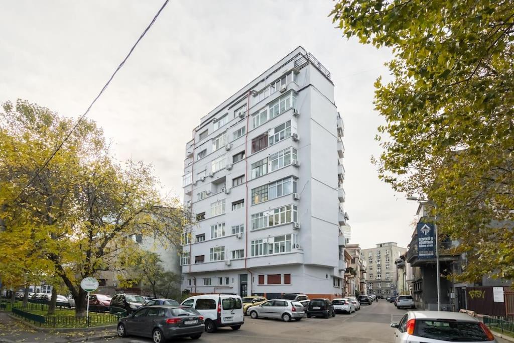 Downtown Cozy Apartment Old Town Бухарест Экстерьер фото